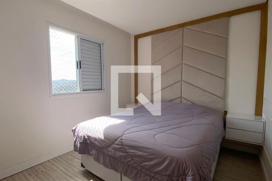 suíte de apartamento para alugar com 2 quartos, 68m² em Jardim Tupanci, Barueri