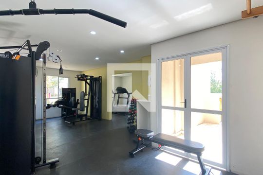 Academia de apartamento para alugar com 2 quartos, 68m² em Jardim Tupanci, Barueri