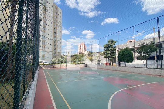 Quadra de apartamento para alugar com 2 quartos, 68m² em Jardim Tupanci, Barueri