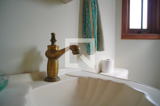 Lavabo  de casa à venda com 3 quartos, 200m² em Jardim São Pedro, Porto Alegre