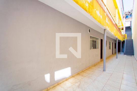 Área externa de casa para alugar com 2 quartos, 80m² em Vila Luzita, Santo André