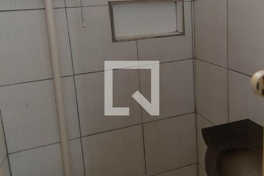 Banheiro de casa para alugar com 1 quarto, 32m² em São Gonçalo, Salvador