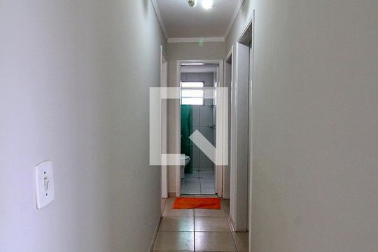 Corredor de apartamento à venda com 3 quartos, 196m² em Vila São Pedro, Santo André