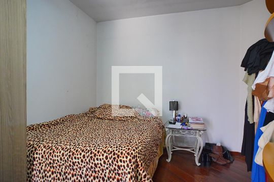 Quarto 1 de casa para alugar com 3 quartos, 400m² em Vila Jardim, Porto Alegre