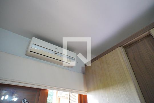 Quarto 1 de casa para alugar com 3 quartos, 400m² em Vila Jardim, Porto Alegre