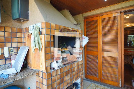 Área de Serviço de casa para alugar com 3 quartos, 400m² em Vila Jardim, Porto Alegre