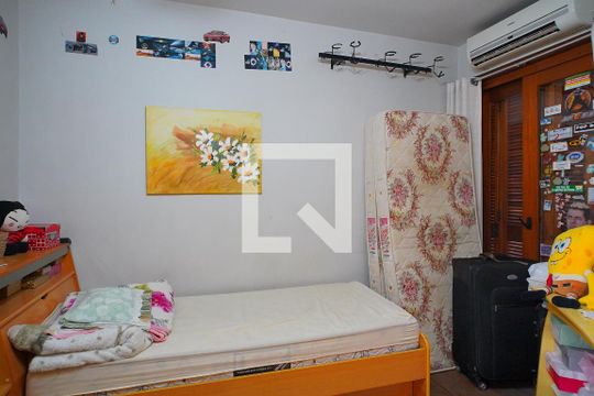 Quarto 2 de casa para alugar com 3 quartos, 400m² em Vila Jardim, Porto Alegre