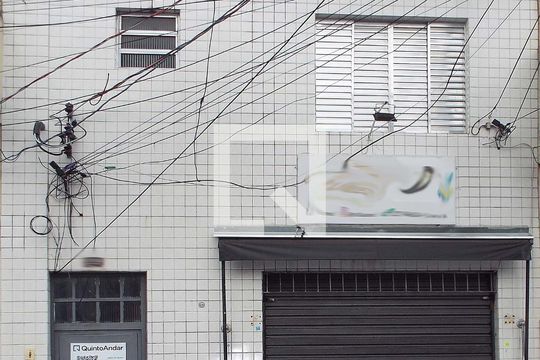 Fachada de casa para alugar com 1 quarto, 30m² em Vila Sabrina, São Paulo