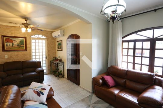 Sala - Casa 1 de casa à venda com 4 quartos, 330m² em Vila Guilhermina, São Paulo