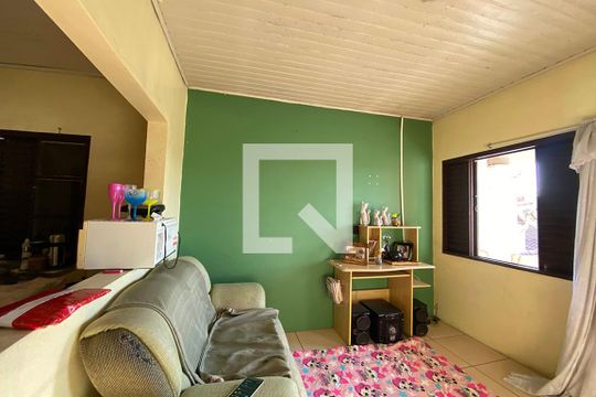 Sala de casa à venda com 2 quartos, 140m² em Santos Dumont, São Leopoldo
