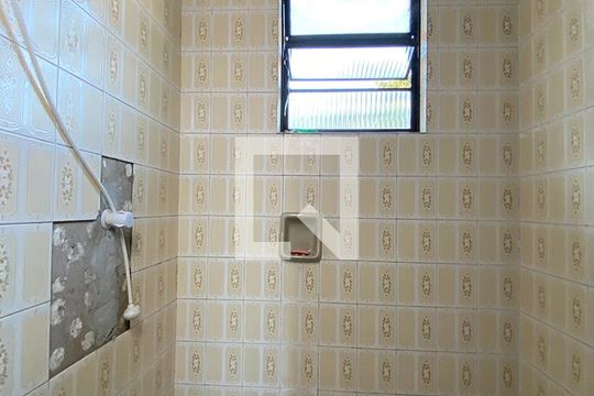 Banheiro de casa à venda com 2 quartos, 140m² em Santos Dumont, São Leopoldo