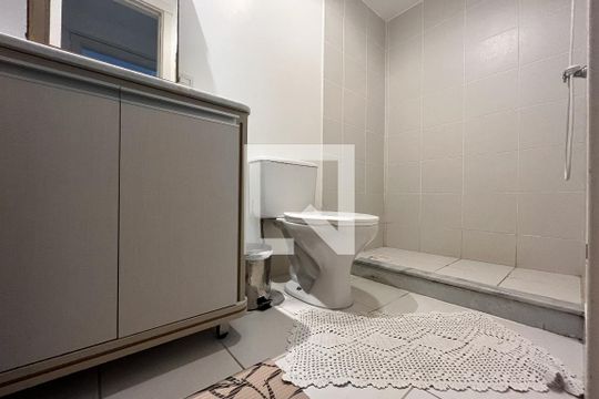 Banheiro Social de apartamento à venda com 2 quartos, 72m² em Partenon, Porto Alegre