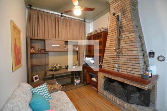 Sala de casa à venda com 3 quartos, 180m² em Ipanema, Porto Alegre