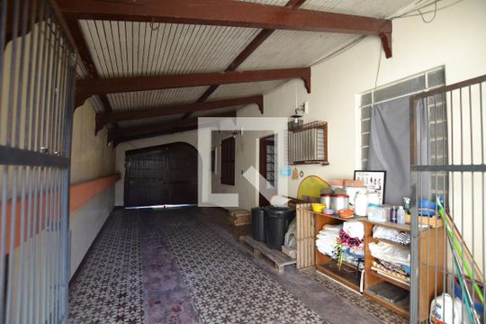 Garagem de casa à venda com 3 quartos, 180m² em Ipanema, Porto Alegre