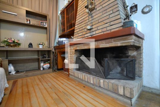 Lareira de casa à venda com 3 quartos, 180m² em Ipanema, Porto Alegre
