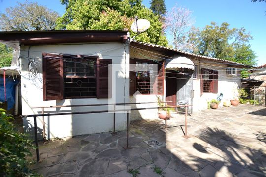 Fachada da segunda Casa de casa à venda com 3 quartos, 180m² em Ipanema, Porto Alegre