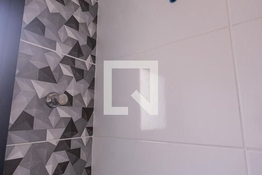Banheiro Social de apartamento à venda com 2 quartos, 40m² em Vila Carrão, São Paulo