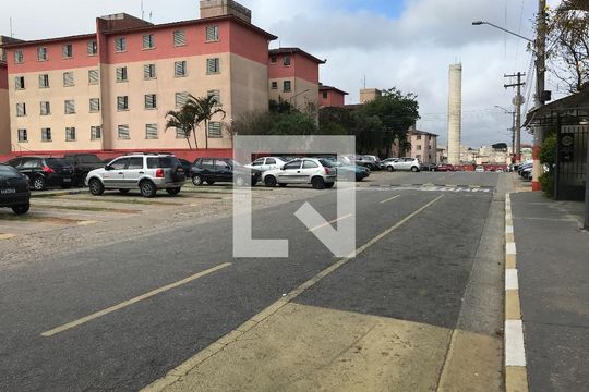 Fachada do bloco de casa de condomínio à venda com 2 quartos, 53m² em Conceição, Osasco
