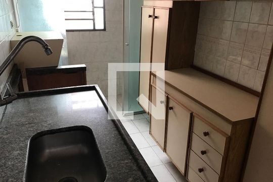Cozinha e Área de Serviço de casa de condomínio à venda com 2 quartos, 53m² em Conceição, Osasco