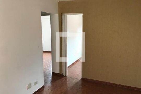 Sala de casa de condomínio à venda com 2 quartos, 53m² em Conceição, Osasco