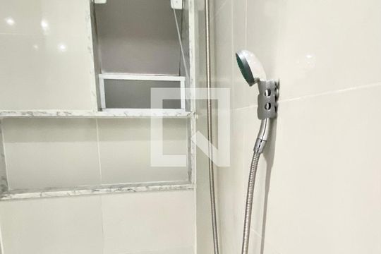  Banheiro da Suite de apartamento para alugar com 2 quartos, 92m² em Jardim Botânico, Rio de Janeiro
