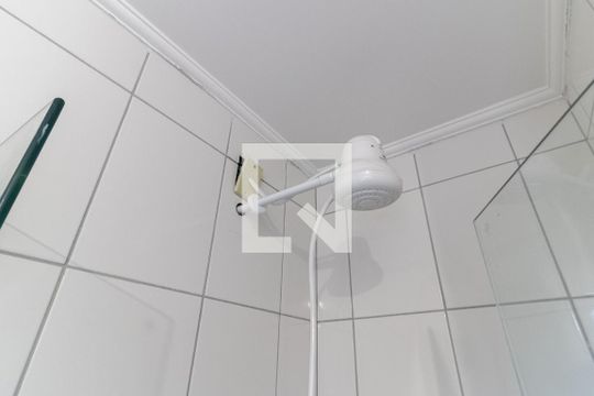 Banheiro de apartamento para alugar com 2 quartos, 67m² em Jardim Santa Emília, São Paulo