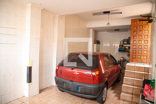 Garagem de casa à venda com 3 quartos, 142m² em Osvaldo Cruz, São Caetano do Sul