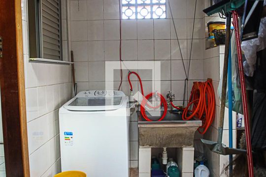 Área de Serviço de casa à venda com 3 quartos, 142m² em Osvaldo Cruz, São Caetano do Sul