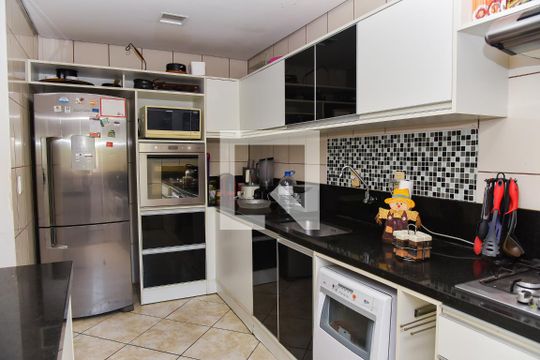 Cozinha de casa à venda com 3 quartos, 300m² em Jardim Itu Sabará, Porto Alegre