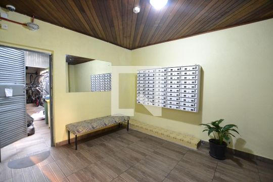 Hall de Entrada de kitnet/studio para alugar com 1 quarto, 35m² em Centro Histórico, Porto Alegre
