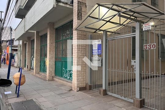 Fachada de kitnet/studio para alugar com 1 quarto, 35m² em Centro Histórico, Porto Alegre