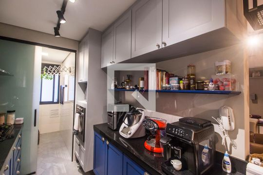 Cozinha de apartamento para alugar com 2 quartos, 112m² em Empresarial 18 do Forte, Barueri