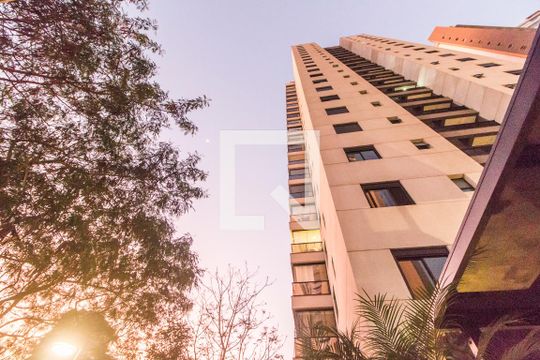 Fachada do bloco de apartamento para alugar com 2 quartos, 112m² em Empresarial 18 do Forte, Barueri