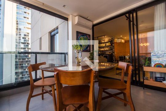 Varanda gourmet de apartamento para alugar com 2 quartos, 112m² em Empresarial 18 do Forte, Barueri