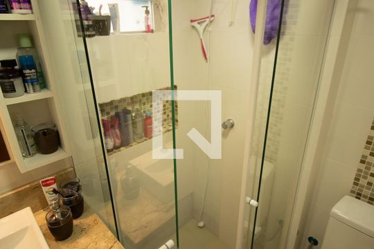 Banheiro de apartamento à venda com 3 quartos, 67m² em São Miguel, São Leopoldo