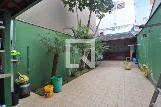 Quintal de casa à venda com 3 quartos, 250m² em Vila Curuçá, Santo André