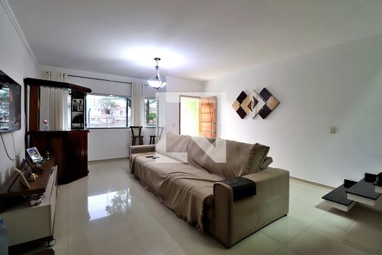 Casa à venda com 3 quartos, 250m² em Vila Curuçá, Santo André