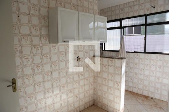 Cozinha  de apartamento para alugar com 3 quartos, 65m² em Glória, Contagem