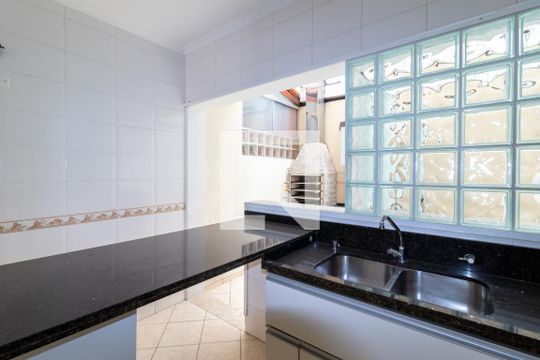 Cozinha de casa de condomínio à venda com 3 quartos, 120m² em Vila Amália , São Paulo