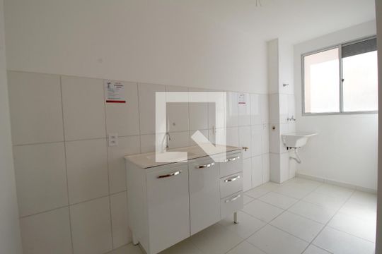 Cozinha de apartamento para alugar com 2 quartos, 48m² em Jardim Mirante dos Ovnis, Votorantim