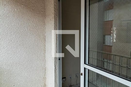 Varanda da sala de apartamento para alugar com 2 quartos, 48m² em Jardim São Miguel, Ferraz de Vasconcelos