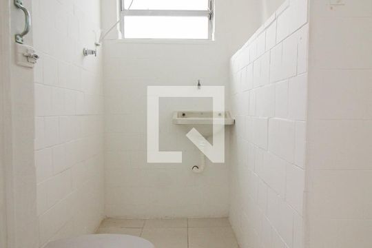 Banheiro Social de kitnet/studio para alugar com 1 quarto, 40m² em Tijuca, Rio de Janeiro