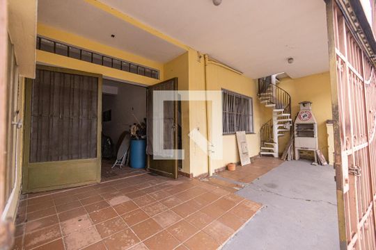Garagem de casa à venda com 2 quartos, 542m² em Vila Euthalia, São Paulo