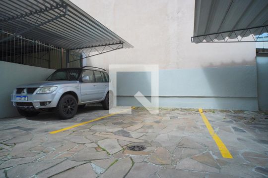 Garagem de apartamento para alugar com 1 quarto, 58m² em Petrópolis, Porto Alegre
