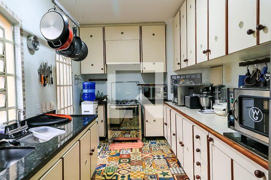 Cozinha de casa à venda com 4 quartos, 470m² em Vila Progredior, São Paulo