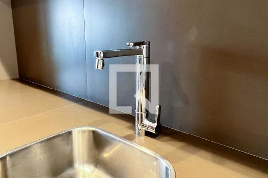 Cozinha de kitnet/studio para alugar com 1 quarto, 44m² em Vila Nova Conceição, São Paulo