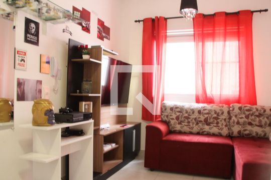 Apartamento à venda com 2 quartos, 32m² em Vila Carmosina, São Paulo