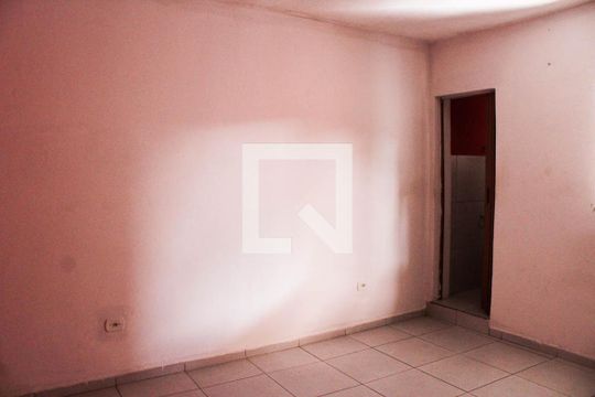 Quarto de casa para alugar com 1 quarto, 30m² em Guarapiranga, São Paulo