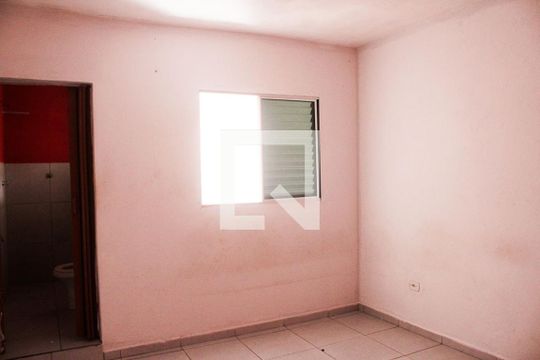 Quarto de casa para alugar com 1 quarto, 30m² em Guarapiranga, São Paulo