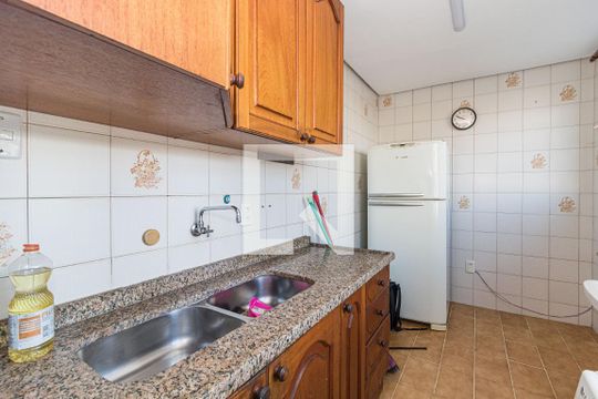 Cozinha e Área de Serviço de apartamento à venda com 2 quartos, 94m² em Floresta, Porto Alegre